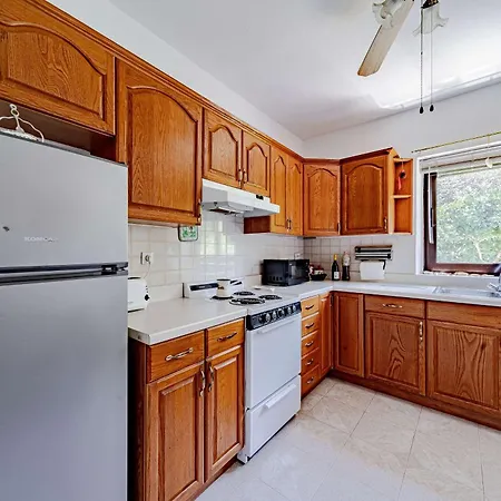 By The Sea Tri Zala, - 23292 *