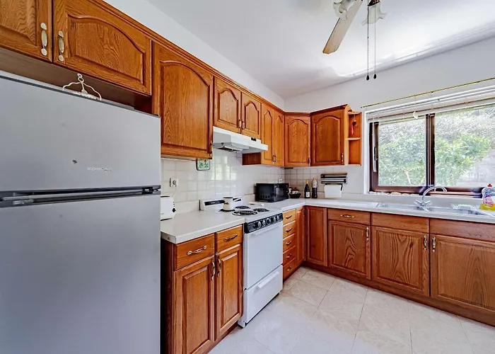 By The Sea Tri Zala, - 23292 *